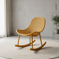 Fauteuil à bascule en plastique PP pour une personne, confortable et relaxant, idéal pour le salon ou le balcon.