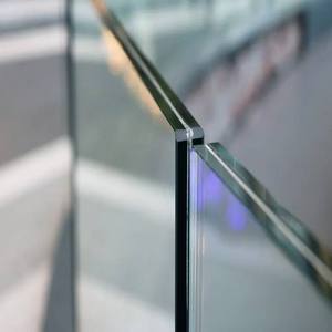 Verre de sécurité feuilleté trempé de haute qualité 6-19 mm pour balustrades de balcon, murs-rideaux, serres et bâtiments architecturaux - Product Image 2