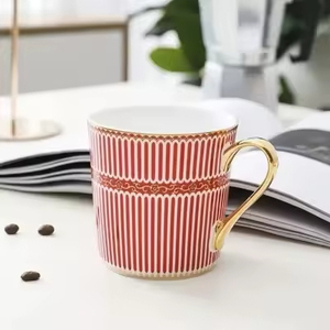 Mug à café en céramique de style nordique simple, peint à la main, multicolore, créatif, 301-400 ml, compatible lave-vaisselle et micro-ondes, haut de gamme - Product Image 2