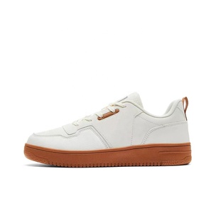 Baskets basses personnalisées pour hommes et femmes, en cuir, avec lacets, doublure en maille respirante recyclée, tendance mode durable, PU - Product Image 1