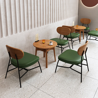 Chaise robuste et large avec chaise de style en fer massif Table basse et chaise en bois massif de forme spéciale