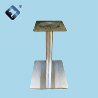 Sur mesure : Pieds de table en métal thermolaqués noir mat, base plaquée laiton poli, support de meuble en tôle estampée