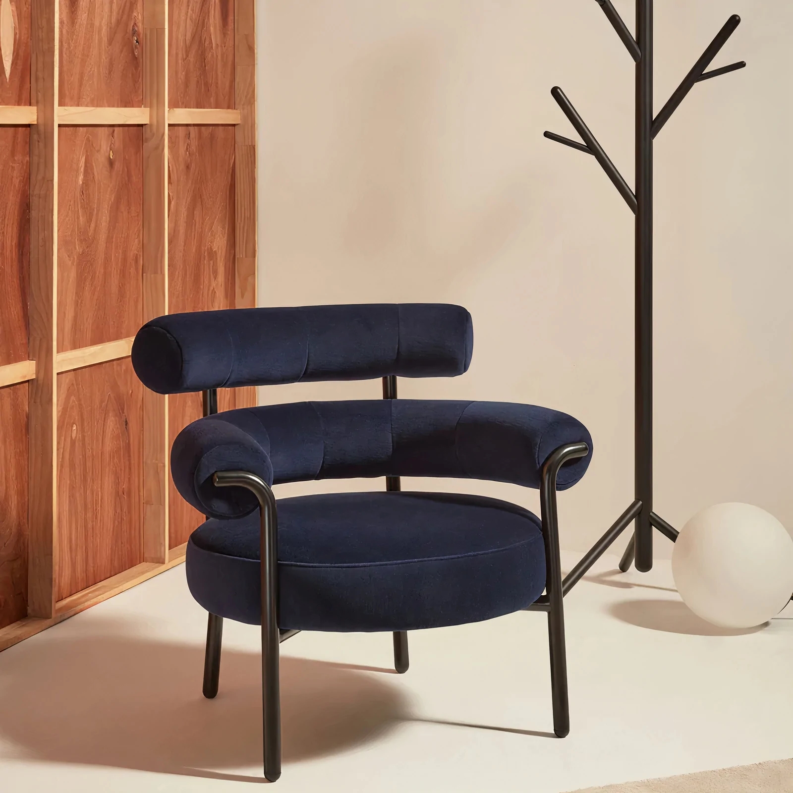 Modern Style Metal Frame Base Fabric Cover Upholstered High Density Foam Accent Living Room Leisure Chair