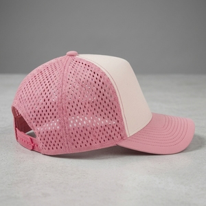 หมวกเบสบอล 5 แผง ระบายอากาศได้ดี เจาะรูด้วยเลเซอร์ สองสี ปรับขนาดได้ด้วย Snapback เหมาะสำหรับกีฬากอล์ฟและกิจกรรมกลางแจ้ง - Product Image 5