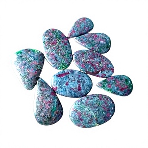 Esfera de cianita rubí Natural de gran oferta al por mayor, esferas de fucsita rubí tallada en cristal curativo para decoraciones del hogar para joyería - Product Image 1