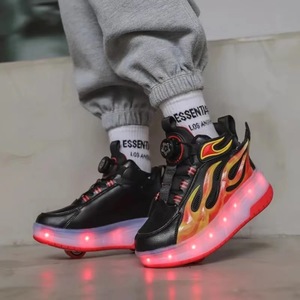 Chaussures à roulettes lumineuses pour enfants, design flamme bleue avec lumières LED, usage quotidien pour garçons de 4 à 6 ans - Product Image 4