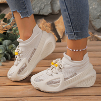 Chaussures décontractées pour femmes en maille beige, style baskets chaussettes, à lacets, avec perles décoratives, plateforme épaisse et respirantes