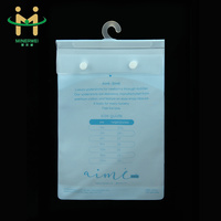Sac à vêtements en PEVA givré avec cintre en plastique, bouton-pression et pochette zippée pour vêtements de bébé, emballage de présentation pour la vente au détail, personnalisation OEM, vente en gros