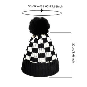 Bonnet en tricot jacquard à carreaux en acrylique épais et chaud de haute qualité, noir et <span class=keywords><strong>blanc</strong></span>, <span class=keywords><strong>avec</strong></span> pompon et impression numérique - Product Image 2