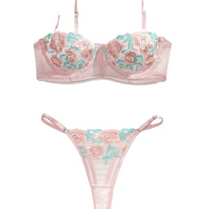 Bloemenkant Lingerie Set met Tulle rok, choker en kousenbandjes - Product Image 6