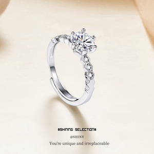Bague en moissanite pour femme, 1 carat, sertie de griffes hexagonales, bijoux de fiançailles - Product Image 2