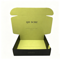 Boîte d'emballage pour chaussures et vêtements en carton ondulé kraft, personnalisée, de luxe, écologique, résistante, imperméable, avec couvercle rabattable, gaufrage quadricolore