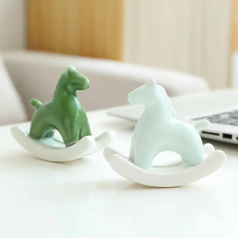 Benutzer definierte kreative einfache niedliche Tier verzierungen Mini Jade Keramik Pferd Home Decoration