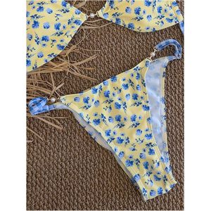 Conjunto de bikini con estampado floral para mujer FOXA, traje de baño con decoración de perlas, corte alto y tanga con tiras - Product Image 4