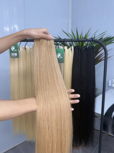 Extensiones de Cabello Vietnamita Ombre Personalizadas - Textura Lisa y Sedosa, Mezcla Sintética, Cabello Virgen Natural - Product Image 4