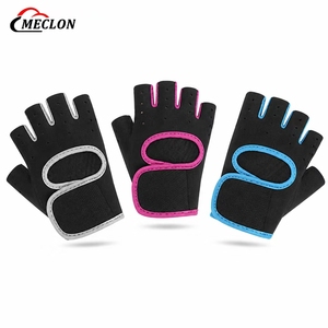 Gants de fitness en néoprène légers avec logo personnalisé |   Conception ventilée à demi-doigts pour hommes et femmes, idéale pour la gym et les entraînements - Product Image 1