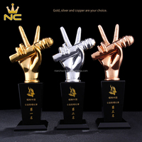 Pas cher En Gros Métal Verre Microphone Récompenses Cristal Musique Trophée Pour Les Événements De Musique