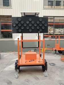 Segno stradale portatile con segni di freccia lampeggianti rimorchio Segnale di allarme a led solare freccia luce rimovibile - Product Image 4