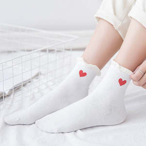 Nueva primavera otoño blanco y negro <span class=keywords><strong>con</strong></span> Pequeño amor dos barras orejas de madera rizado boca suelta <span class=keywords><strong>calcetines</strong></span> de algodón para damas - Product Image 4