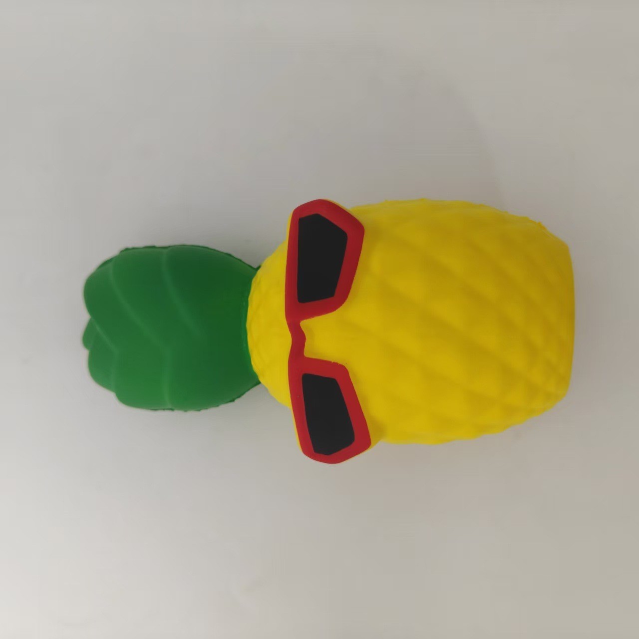 pineapple with sunglasses