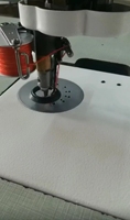 Machine à broder universelle à point de chaînette, à commande manuelle, à tête unique