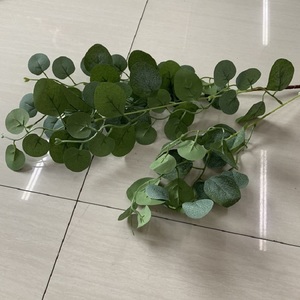 FANCY Haute Qualité 90cm Feuilles d'Eucalyptus Artificielles en Soie à Tige Unique pour Décoration Intérieure et Extérieure - Product Image 5