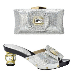 <span class=keywords><strong>Escarpins</strong></span> d'été de créateur de <span class=keywords><strong>luxe</strong></span> italien pour femmes chaussures à talons hauts carrés couleur citron bout ouvert ensemble de fête en strass rouge EUR 37-41 - Product Image 5