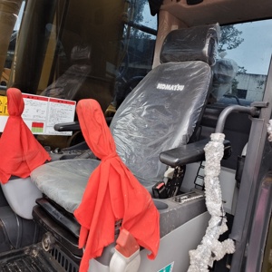Komatsu รถตักตีนตะขาบ PC200-8ไฮดรอลิกมือสองสภาพดีประกอบด้วยปั๊มเครื่องยนต์ที่จำเป็นตลับลูกปืน PLC กระปุกเกียร์ - Product Image 6