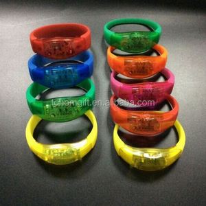 Pulsera LED con Control Remoto Intermitente Personalizada y Elegante en Promoción - Nalb-013 - Product Image 2