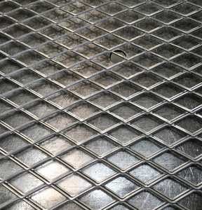 Panneau en métal expansé en acier inoxydable durable, matériau métallique pour la construction industrielle, la décoration et la protection - Product Image 4
