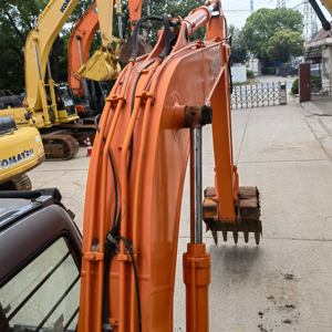 Pelleteuse d'occasion en bon état Hitachi zx120 Pelleteuse hydraulique sur chenilles d'occasion 12 tonnes Hitachi en stock prête à expédier - Product Image 4