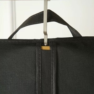 Pliable personnalisé vente en gros vêtements couverture anti-poussière <span class=keywords><strong>clair</strong></span> Non tissé hommes <span class=keywords><strong>costume</strong></span> luxe mer robe suspendu vêtement sac de sport avec fermeture é<span class=keywords><strong>clair</strong></span> - Product Image 5