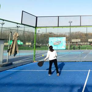 2025 Fábrica al por mayor Padel Deportes al aire libre Interior Panorámico Padel Cancha de tenis con techo extraíble - Product Image 1