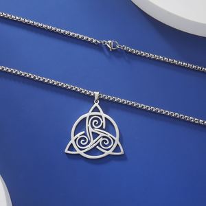 Collar de Mujer con Símbolo de Espiral Triple Myshape, Nudo de Bruja, Triángulo, Amuleto de <span class=keywords><strong>Buena</strong></span> <span class=keywords><strong>Suerte</strong></span> Celta, Joyería de Brujería de Acero Inoxidable - Product Image 3