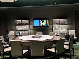 Système <span class=keywords><strong>de</strong></span> rangement à <span class=keywords><strong>vin</strong></span> moderne personnalisé en verre/bois avec éclairage d'ambiance LED, hauteur réglable et couvercle amovible pour le <span class=keywords><strong>vin</strong></span> - Product Image 4