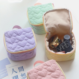 food delivery <b>bag</b> Capacity Cotton Pouch <b>Toiletry</b> Quilted Heart Shape Cosmetic Makeup <b>Bag</b> - Product Image 3