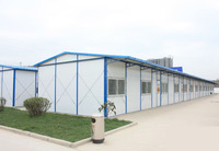 Maison préfabriquée en structure acier, bâtiment modulaire de type T avec panneaux muraux sandwich isolés