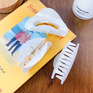 للبيع بالجملة أداة تصفيف الشعر من الأكريليك الأبيض وكبير المشبك ، ساحرة بلون واحد ، صغيرة الحجم ، مشابك الشعر ، أداة تصفيف الشعر - Product Image 6