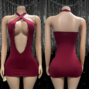 Robe moulante de soirée de carnaval en dentelle ajourée à col halter avec pochette de hanche intégrée - Product Image 1