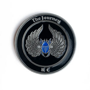 Moneta Commemorativa Personalizzata in Argento Anticato a Doppia Faccia con Scarabeo Alato e Emblema del Viaggio, Vendita all'Ingrosso, Ottimo Rapporto Qualità-Prezzo - Product Image 1