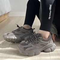 Baskets Chunky Noires de Niche en Gros, Nouvelle Collection Printemps/Été, Chaussures de Sport Décontractées Légères à Semelle Épaisse Polyvalentes pour Étudiants