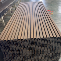 Panneaux muraux en co-extrusion, lattes en composite bois-plastique WPC, résistance aux UV, bardage en shiplap pour l'extérieur