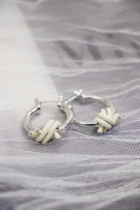 Boucles d'oreilles pendantes émaillées minimalistes style bohème à nœuds épais pour femmes, garantie 2 ans - Product Image 4