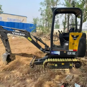 Mini-excavatrice d'<span class=keywords><strong>occasion</strong></span> 1,85t, faible nombre d'heures de fonctionnement, avec poids opérationnel de 1850 kg et composant central de transmission - Product Image 2
