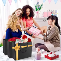 Sac en papier kraft laminé noir mat de luxe avec logo personnalisé pour l'artisanat et l'emballage de shopping de bougies avec poignée de Guangzhou