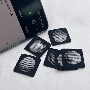 Etiquetas de Ropa con Logotipo NFC Personalizado, Etiquetas Tejidas Cosidas para Prendas, Etiquetas Plegables para Ropa - Product Image 5