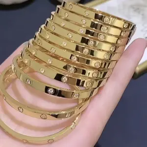 Artilady 2022 Gelang Cinta 18K Obeng Emas Besi Tahan Karat Berlapis Emas Zirkon untuk Hadiah Perhiasan Pria dan Wanita