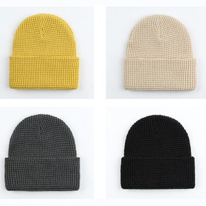 <span class=keywords><strong>Bonnet</strong></span> d'hiver unisexe en acrylique tricoté, personnalisé, à revers, multicolore, <span class=keywords><strong>noir</strong></span> gaufré, vente chaude OEM - Product Image 5