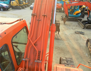 Daewoo DH220LC DOOSAN Excavadora sobre orugas usada con componente de motor central - Product Image 2