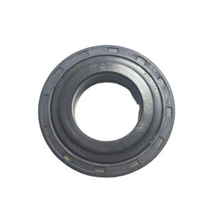 TCN TCV AQ1724 OlL SEAL Guía de rodillos/Sello del eje delantero Kubota Cosechadora/Tractor DC60 34150-11150 Sello de aceite de esqueleto - Product Image 4